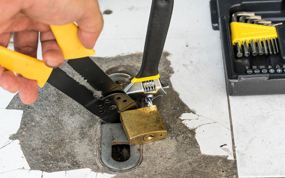  porte claquée serrurier Chavenay